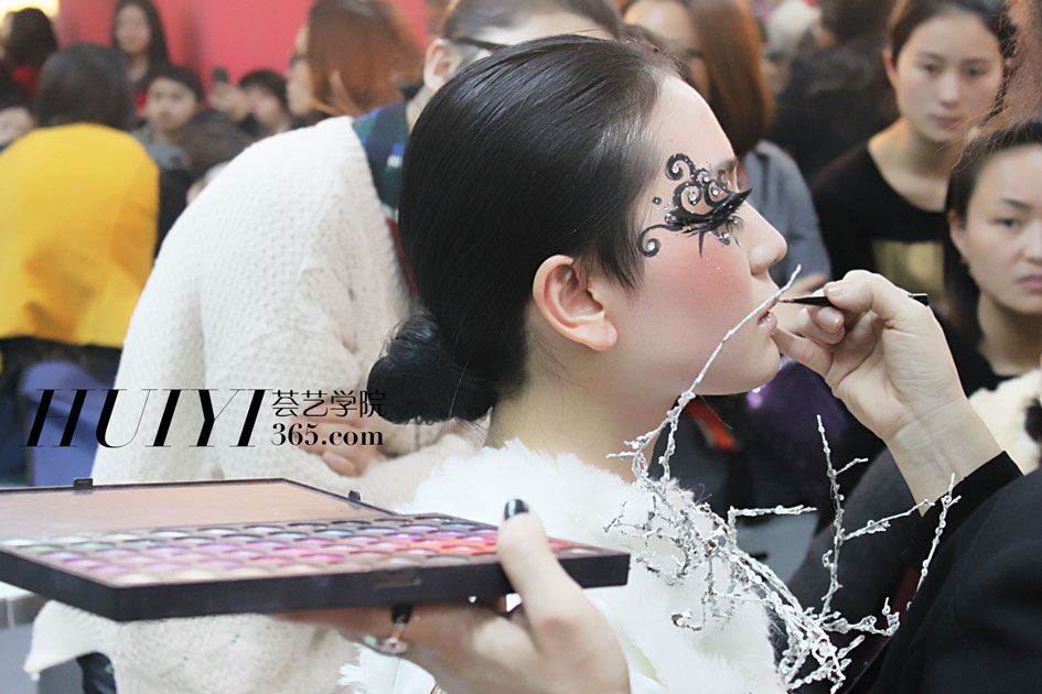 上海化妆学校 荟艺国际专业形象设计师班
